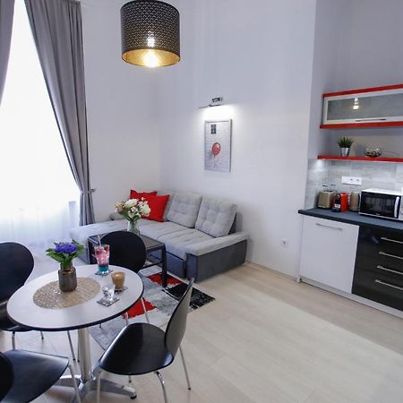 Uránia Apartmanház Eger Exterior foto